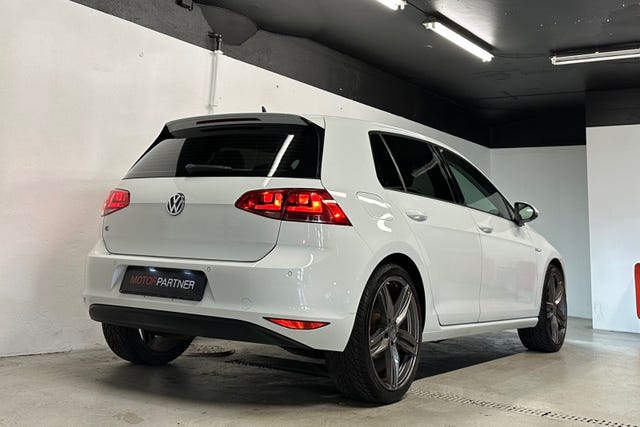 2015 VOLKSWAGEN GOLF - 8