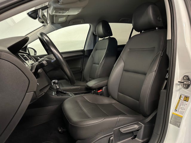 2015 VOLKSWAGEN GOLF - 15