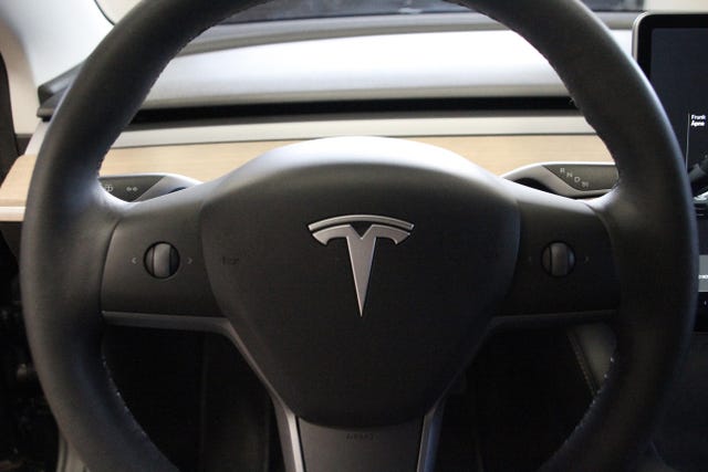 2022 TESLA MODEL 3 - 17