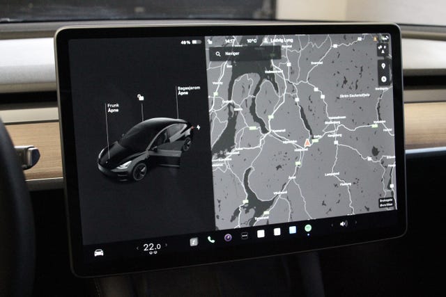 2022 TESLA MODEL 3 - 18
