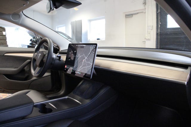2022 TESLA MODEL 3 - 16