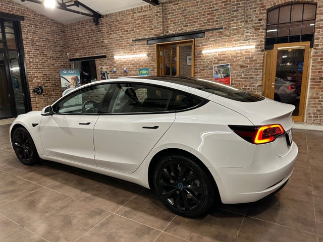 2022 TESLA MODEL 3 - 9