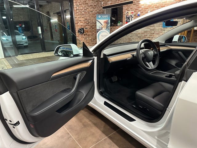 2022 TESLA MODEL 3 - 19
