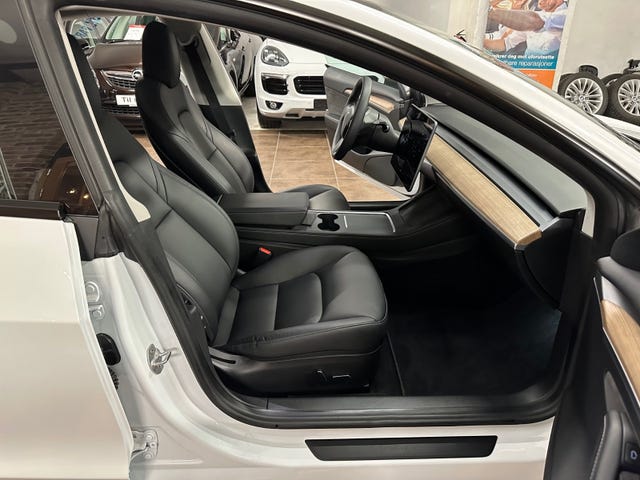 2022 TESLA MODEL 3 - 29