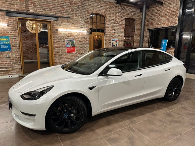 LRW3E7EK5NC511353 2022 TESLA MODEL 3-5