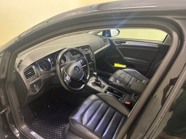 2015 VOLKSWAGEN GOLF - 18