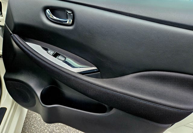 2019 NISSAN LEAF - 19
