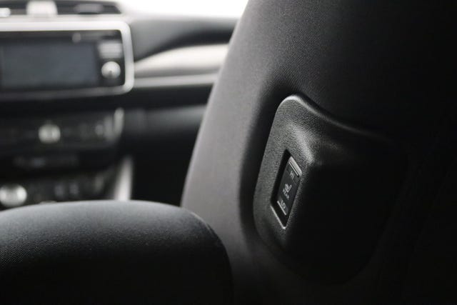 2019 NISSAN LEAF - 28