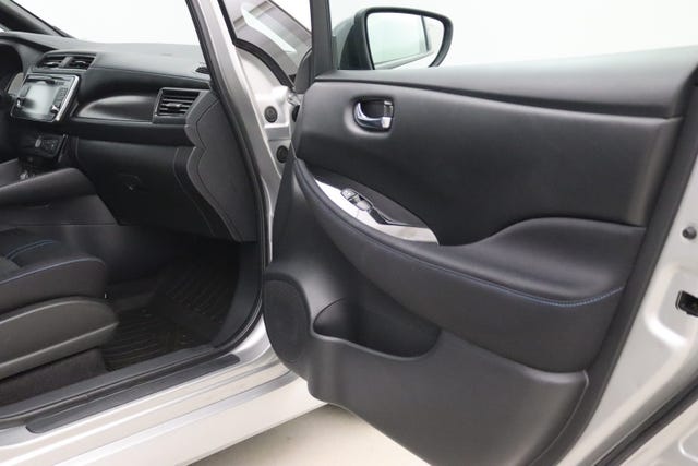 2019 NISSAN LEAF - 25