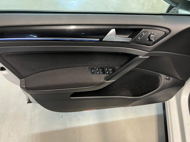 2015 VOLKSWAGEN GOLF - 12