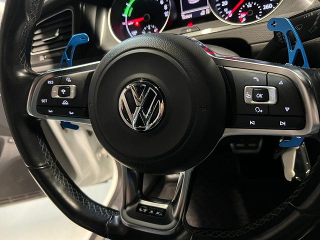 2015 VOLKSWAGEN GOLF - 15