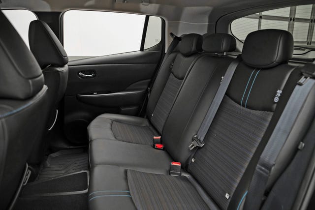 2021 NISSAN LEAF - 10