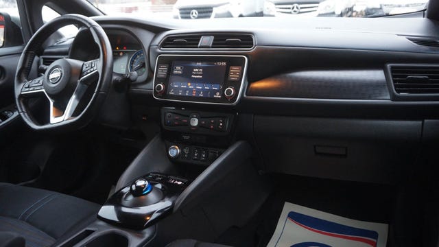 2019 NISSAN LEAF - 8