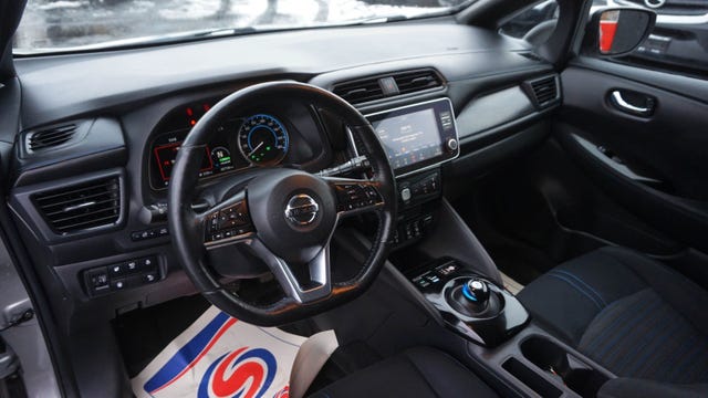 2019 NISSAN LEAF - 19