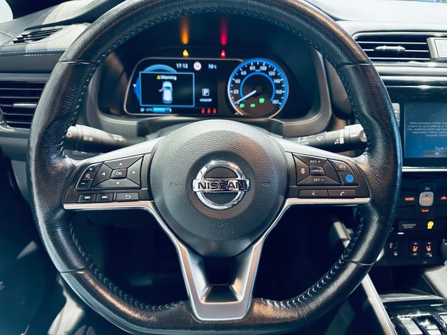 2019 NISSAN LEAF - 15