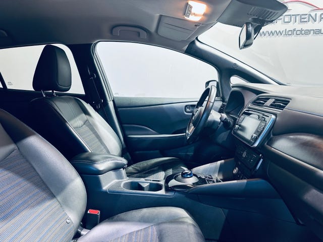2019 NISSAN LEAF - 12