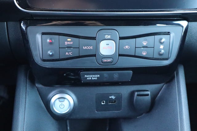 2019 NISSAN LEAF - 21