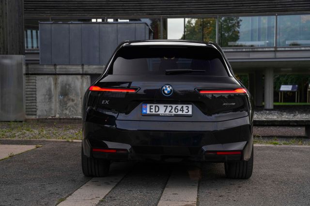 2022 BMW IX XDRIVE 50 - 8