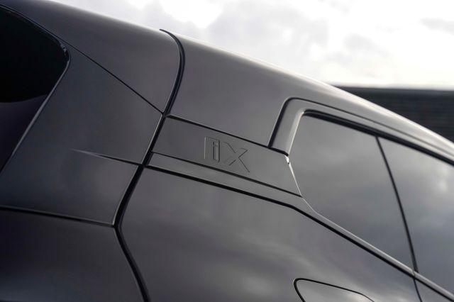 2022 BMW IX XDRIVE 50 - 12