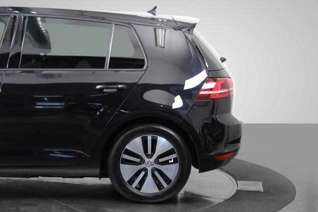 2015 VOLKSWAGEN GOLF - 9