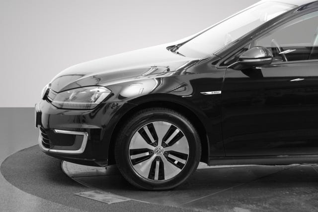 2015 VOLKSWAGEN GOLF - 8