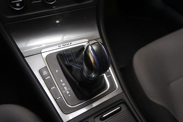2015 VOLKSWAGEN GOLF - 23