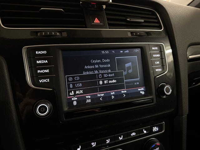 2015 VOLKSWAGEN GOLF - 30