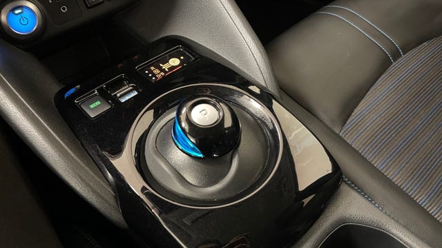 2019 NISSAN LEAF - 26