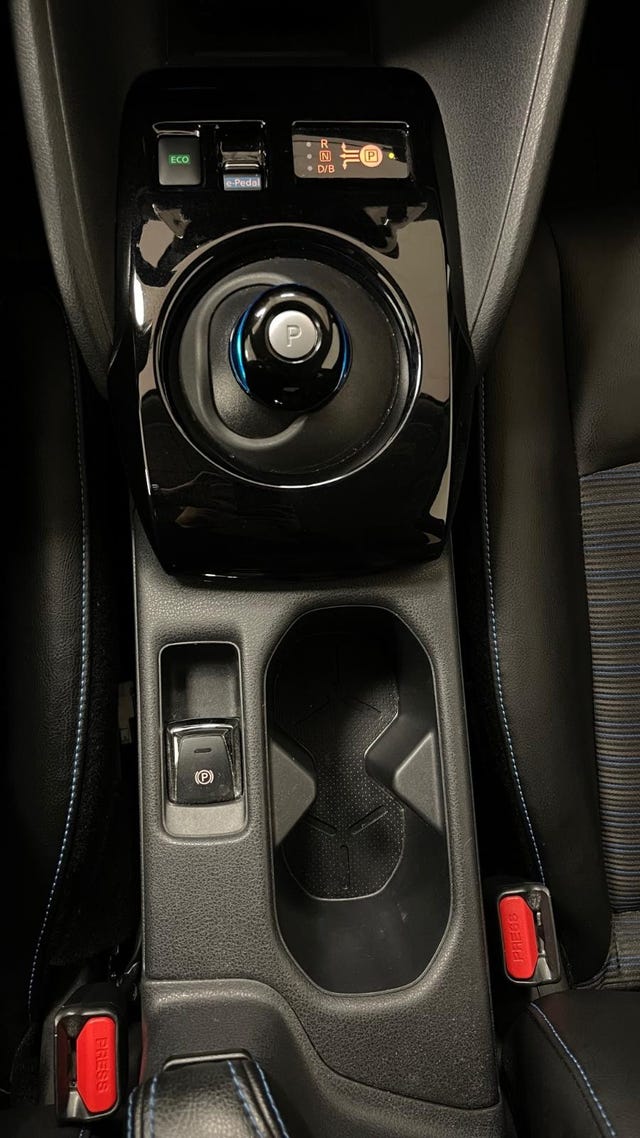2019 NISSAN LEAF - 25