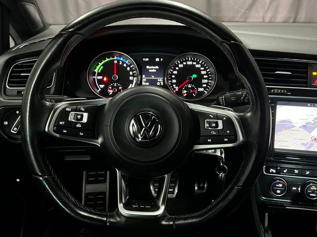 2015 VOLKSWAGEN GOLF - 17