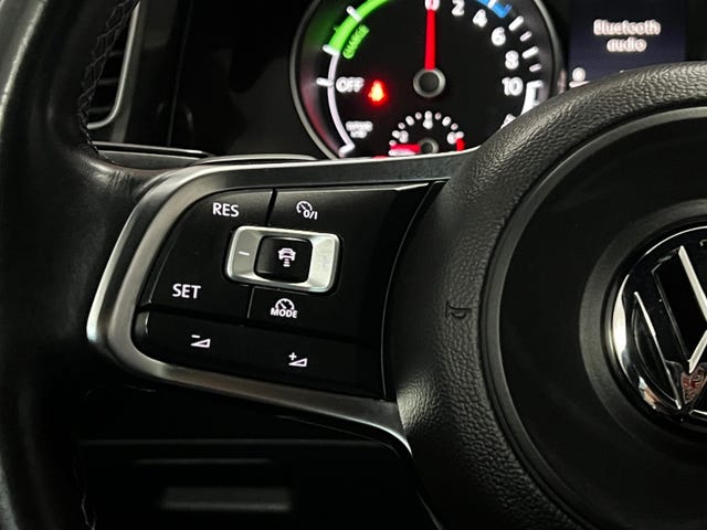2015 VOLKSWAGEN GOLF - 30