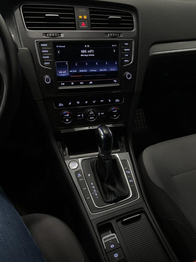 2015 VOLKSWAGEN GOLF - 23