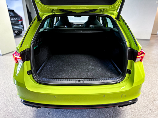 2022 SKODA OCTAVIA RS - 19