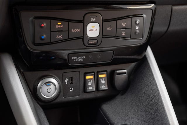 2019 NISSAN LEAF - 18