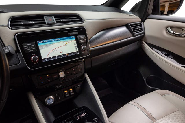 2019 NISSAN LEAF - 16