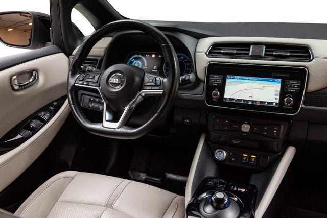 2019 NISSAN LEAF - 26