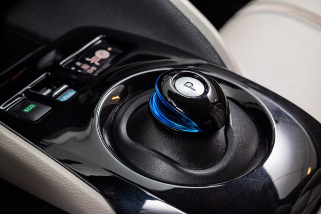 2019 NISSAN LEAF - 17