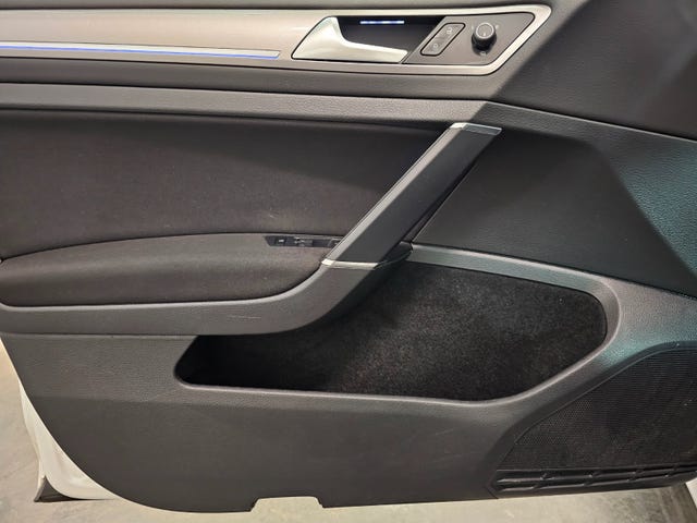 2015 VOLKSWAGEN GOLF - 8