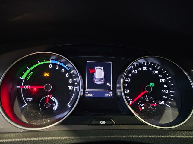 2015 VOLKSWAGEN GOLF - 26