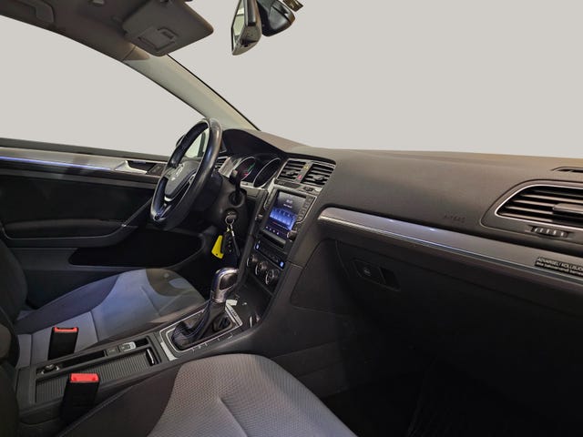 2015 VOLKSWAGEN GOLF - 11