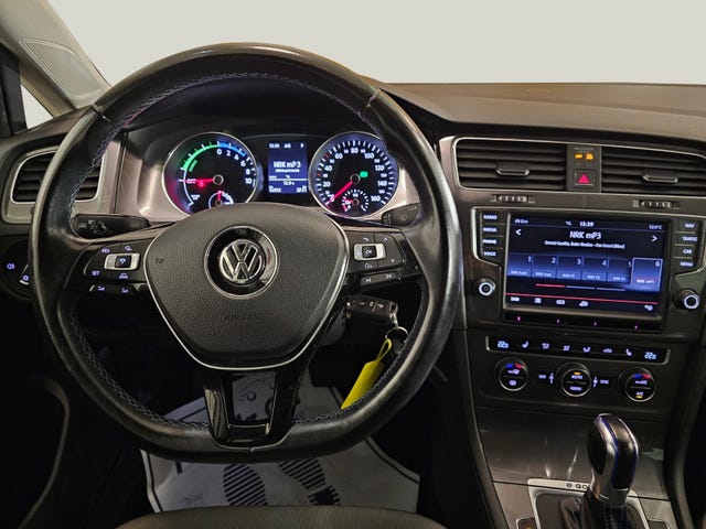 2015 VOLKSWAGEN GOLF - 18