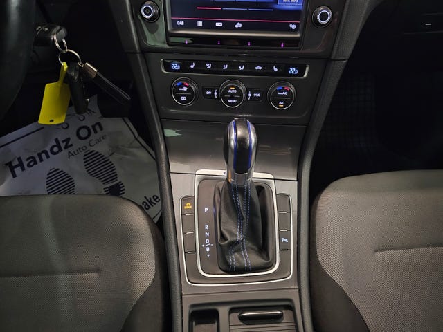2015 VOLKSWAGEN GOLF - 21
