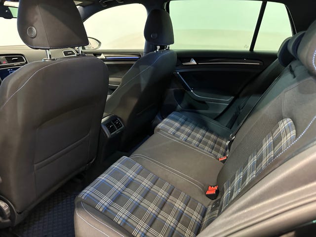 2015 VOLKSWAGEN GOLF - 17