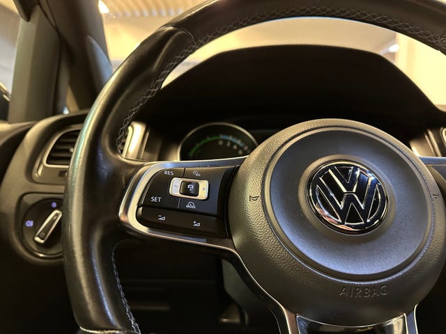 2015 VOLKSWAGEN GOLF - 8