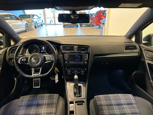2015 VOLKSWAGEN GOLF - 18