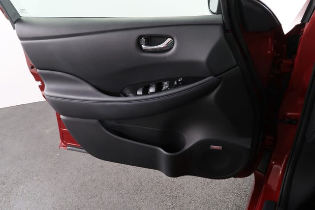 2019 NISSAN LEAF - 33