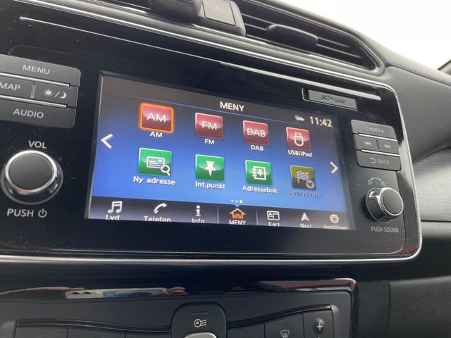 2019 NISSAN LEAF - 23