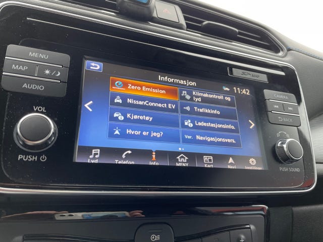 2019 NISSAN LEAF - 24