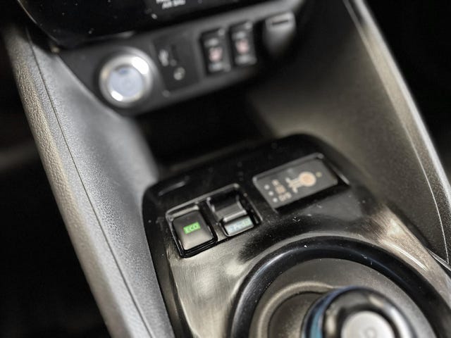 2019 NISSAN LEAF - 25