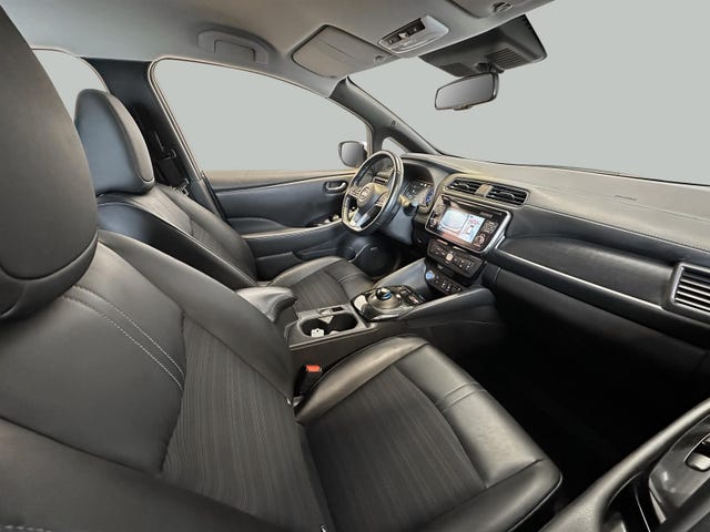 2019 NISSAN LEAF - 19